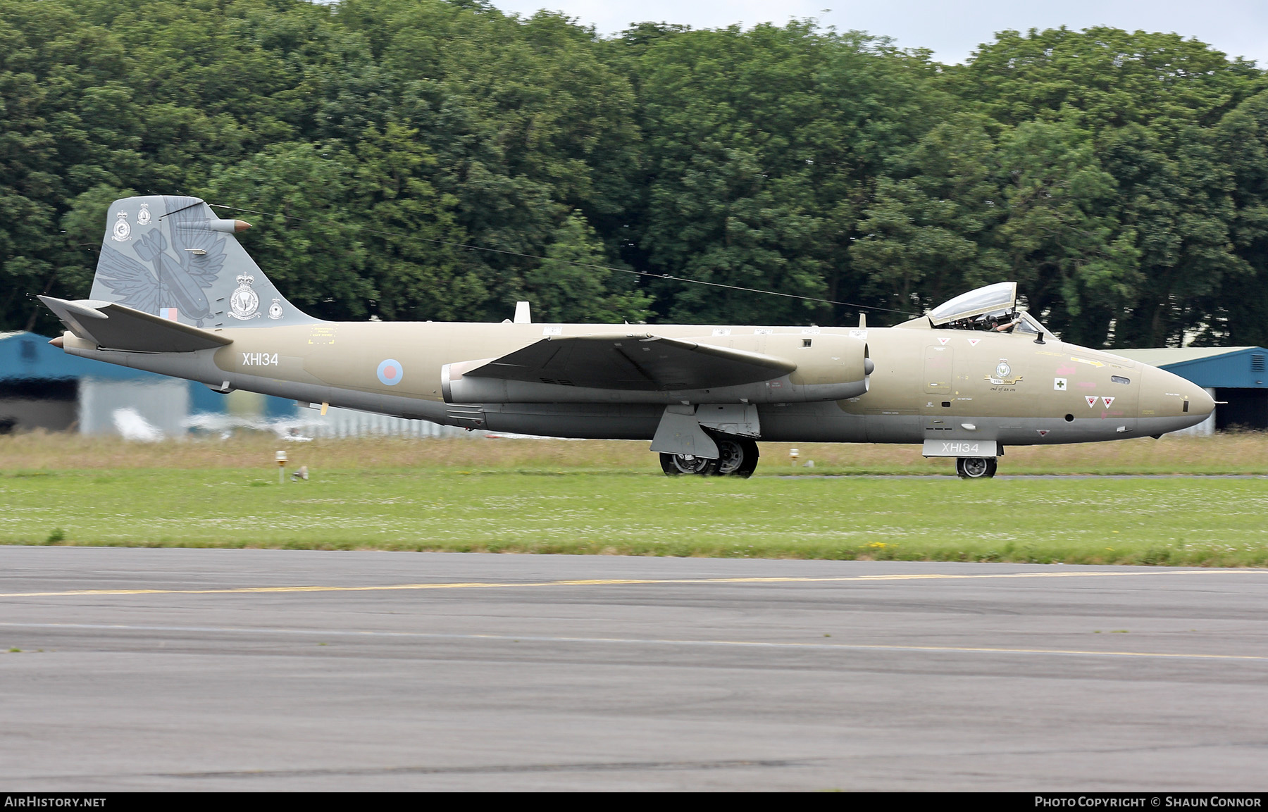 Aircraft Photo of G-OMHD / XH134 | English Electric Canberra PR9 | UK - Air Force | AirHistory.net #415496