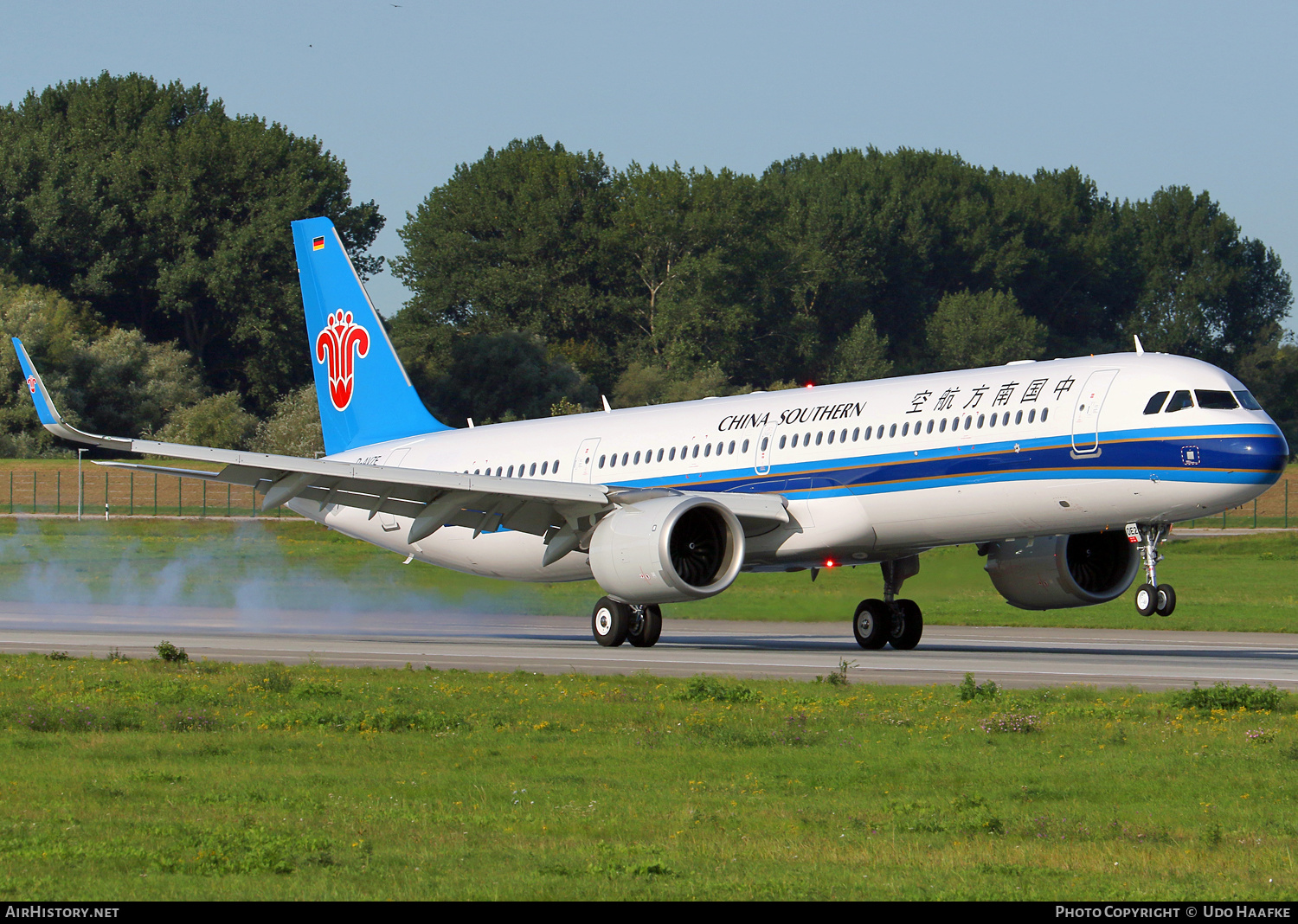 Aircraft Photo of D-AVZE / B-30E2 | Airbus A321-253NX | China Southern Airlines | AirHistory.net #415515