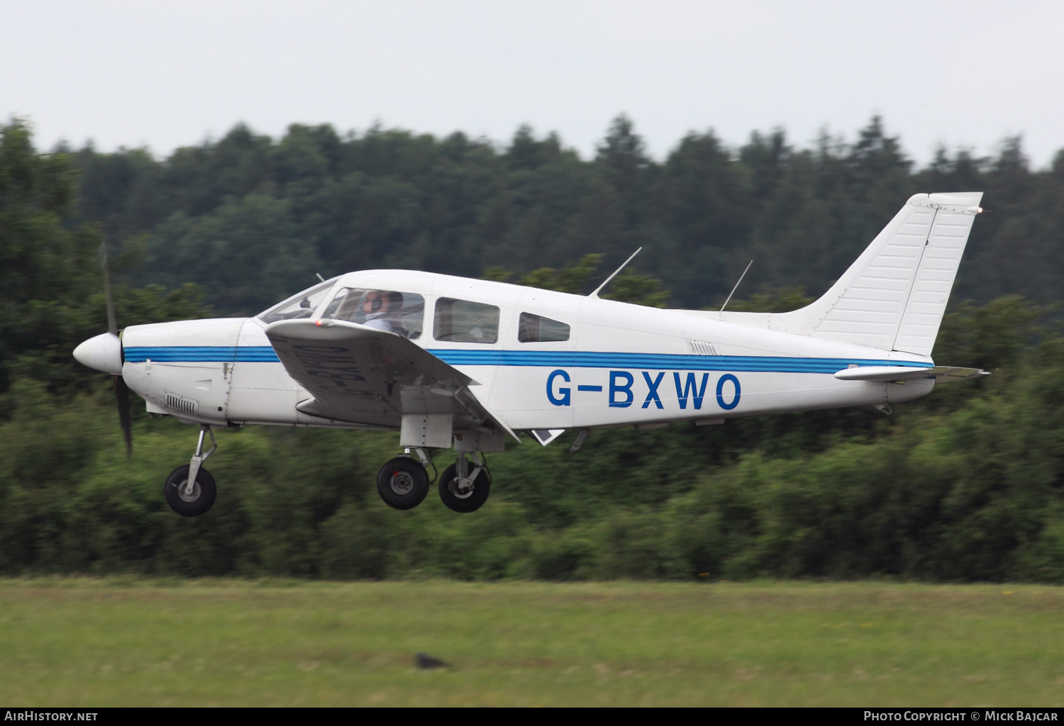 Aircraft Photo of G-BXWO | Piper PA-28-181 Archer II | AirHistory.net #415564