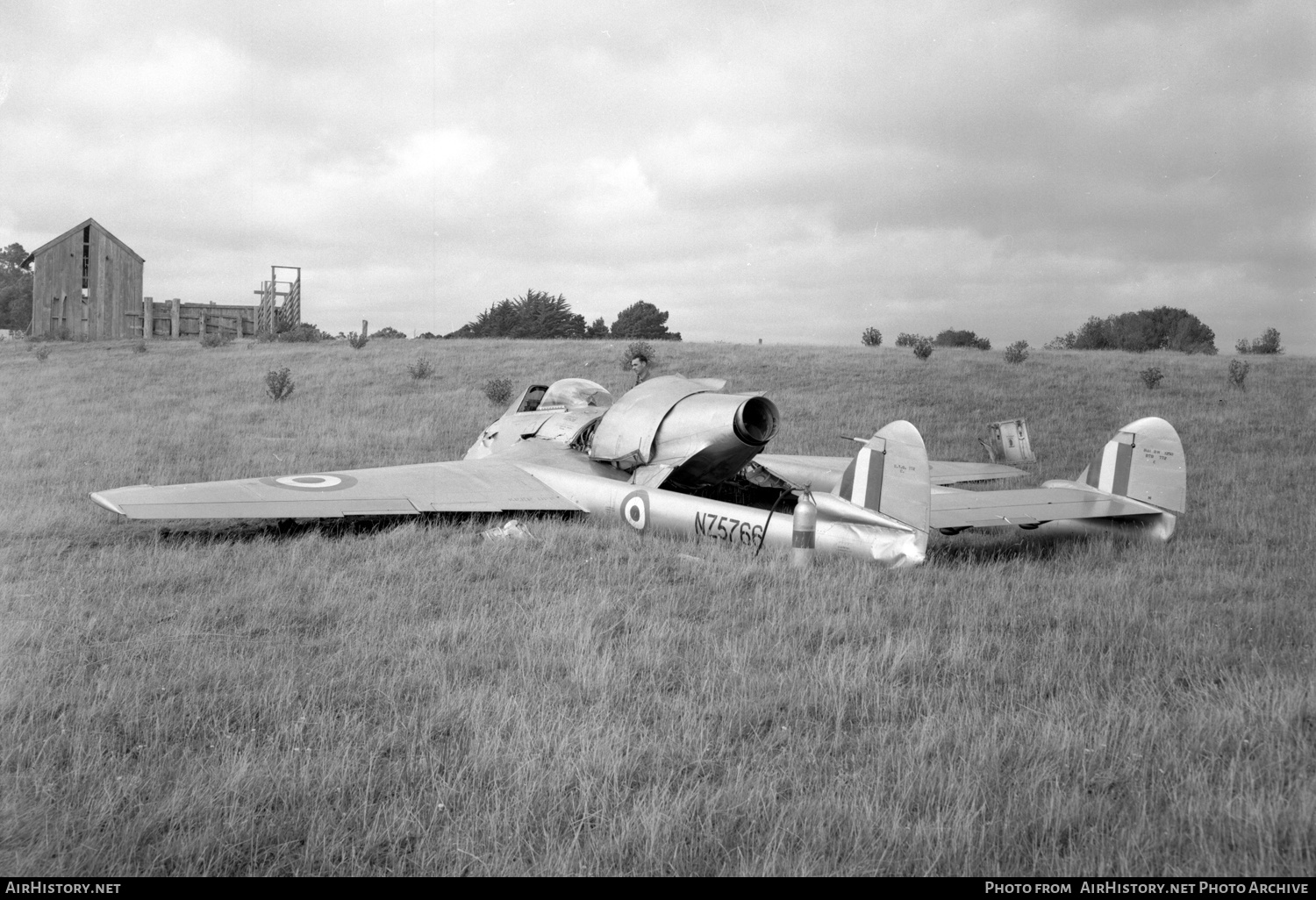 Aircraft Photo of NZ5766 | De Havilland D.H. 100 Vampire FB5 | New Zealand - Air Force | AirHistory.net #415597
