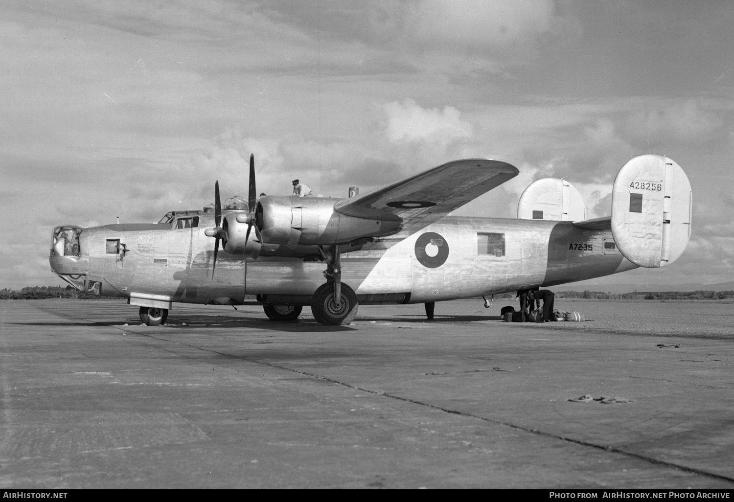 Aircraft Photo of A72-315 / 428256 | Consolidated B-24J Liberator | Australia - Air Force | AirHistory.net #415598