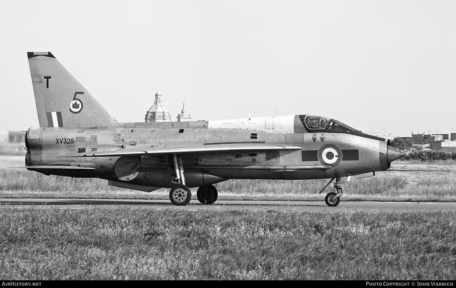 Aircraft Photo of XV328 | English Electric Lightning T5 | UK - Air Force | AirHistory.net #415609