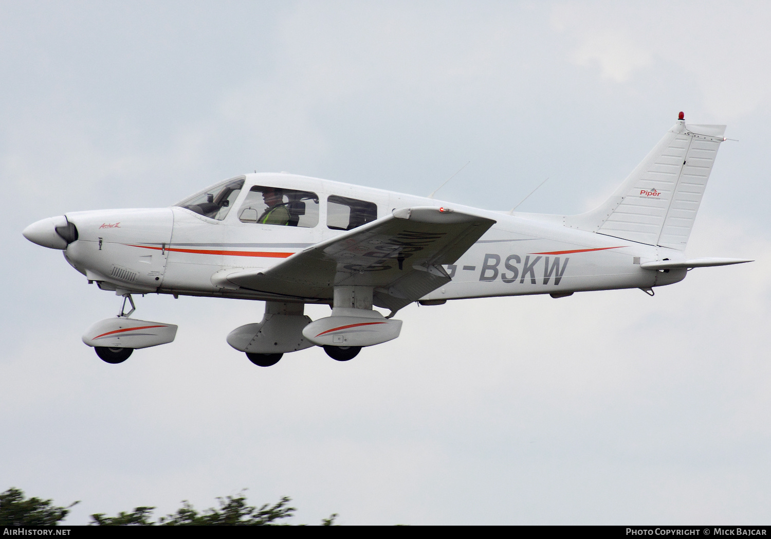 Aircraft Photo of G-BSKW | Piper PA-28-181 Cherokee Archer II | AirHistory.net #415742
