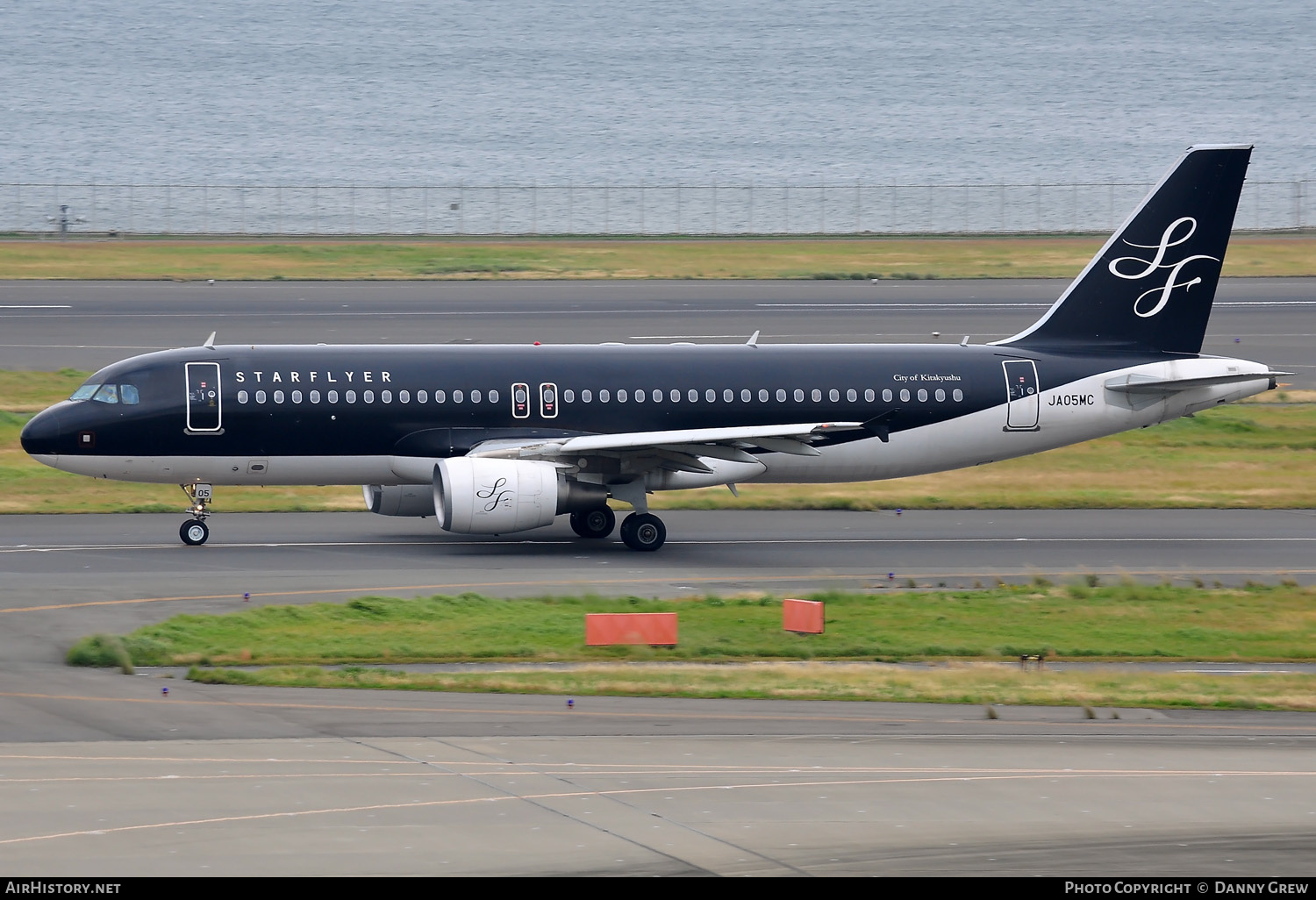 Aircraft Photo of JA05MC | Airbus A320-214 | StarFlyer | AirHistory.net #415744