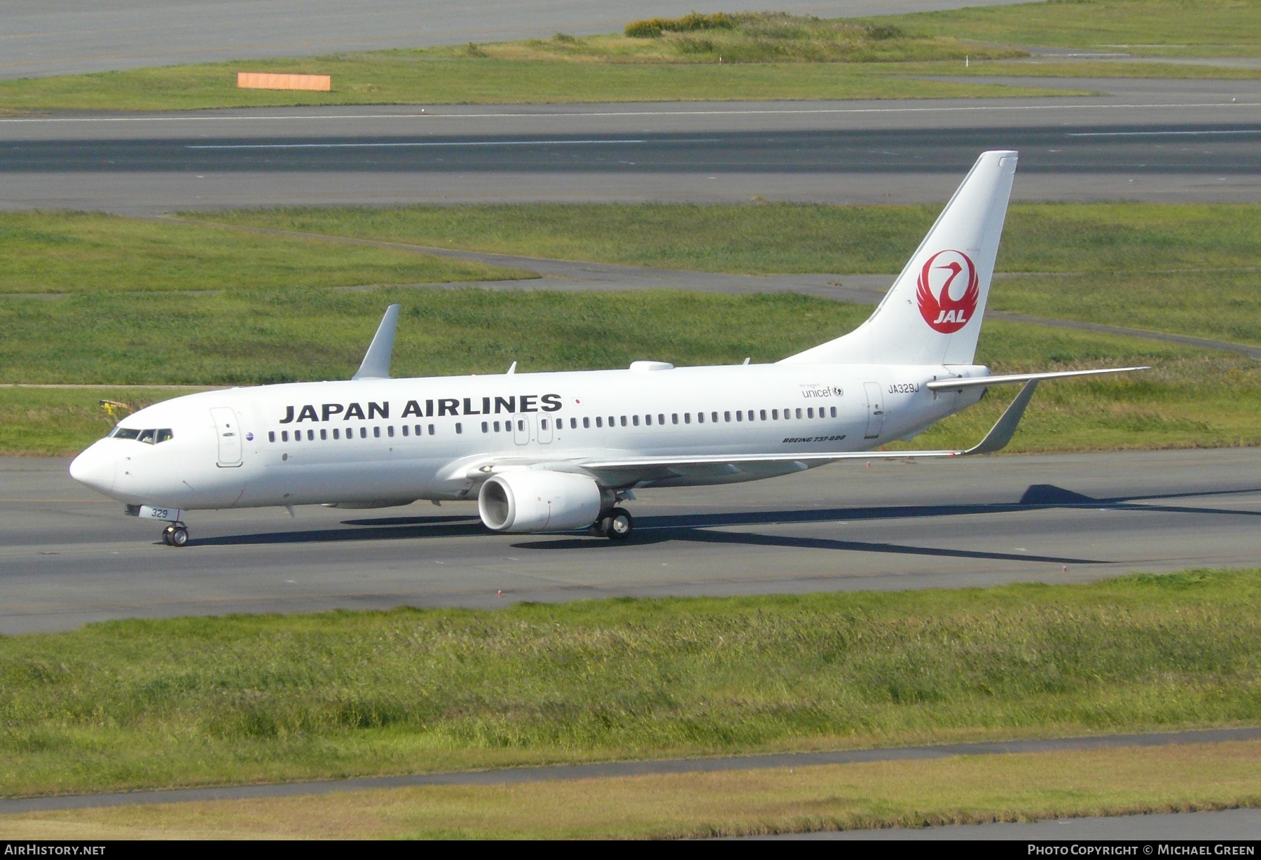 Aircraft Photo of JA329J | Boeing 737-846 | Japan Airlines - JAL | AirHistory.net #415861