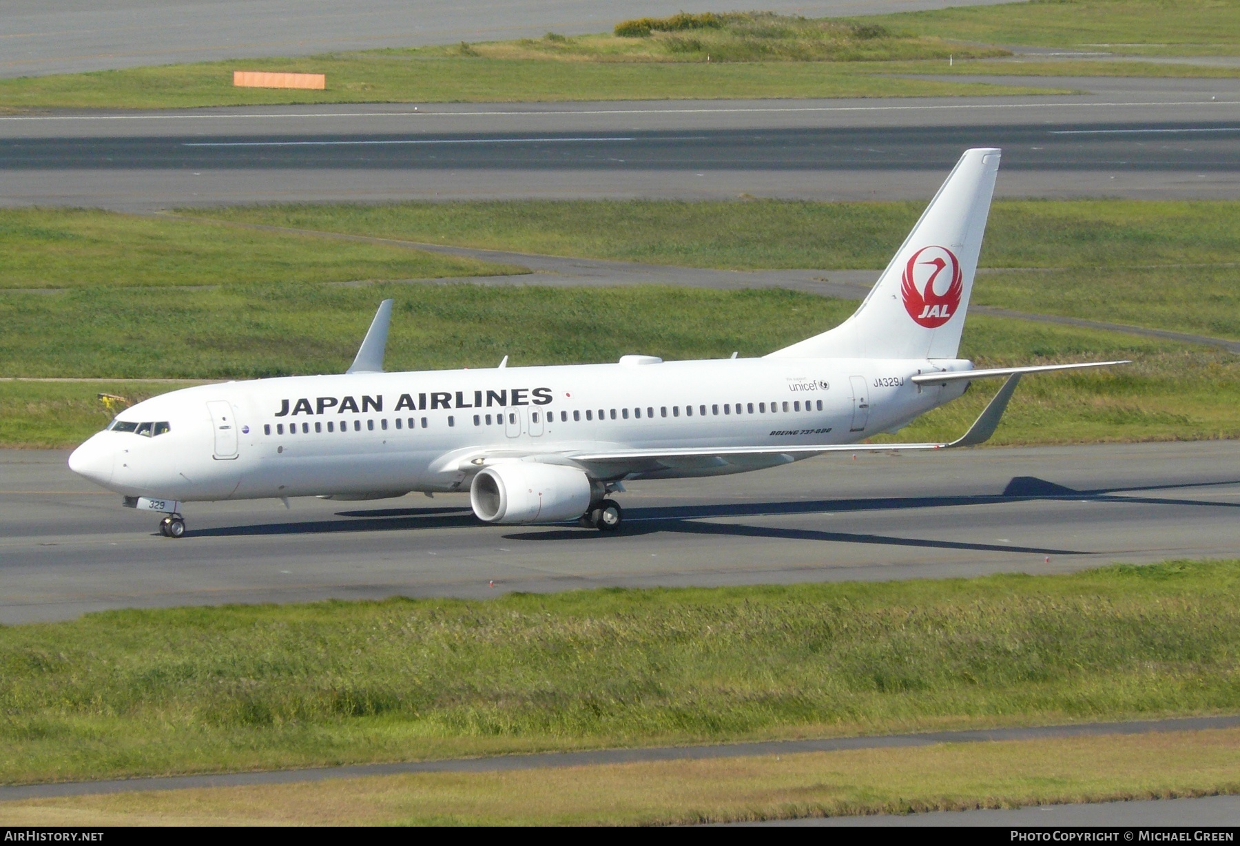 Aircraft Photo of JA329J | Boeing 737-846 | Japan Airlines - JAL | AirHistory.net #415861