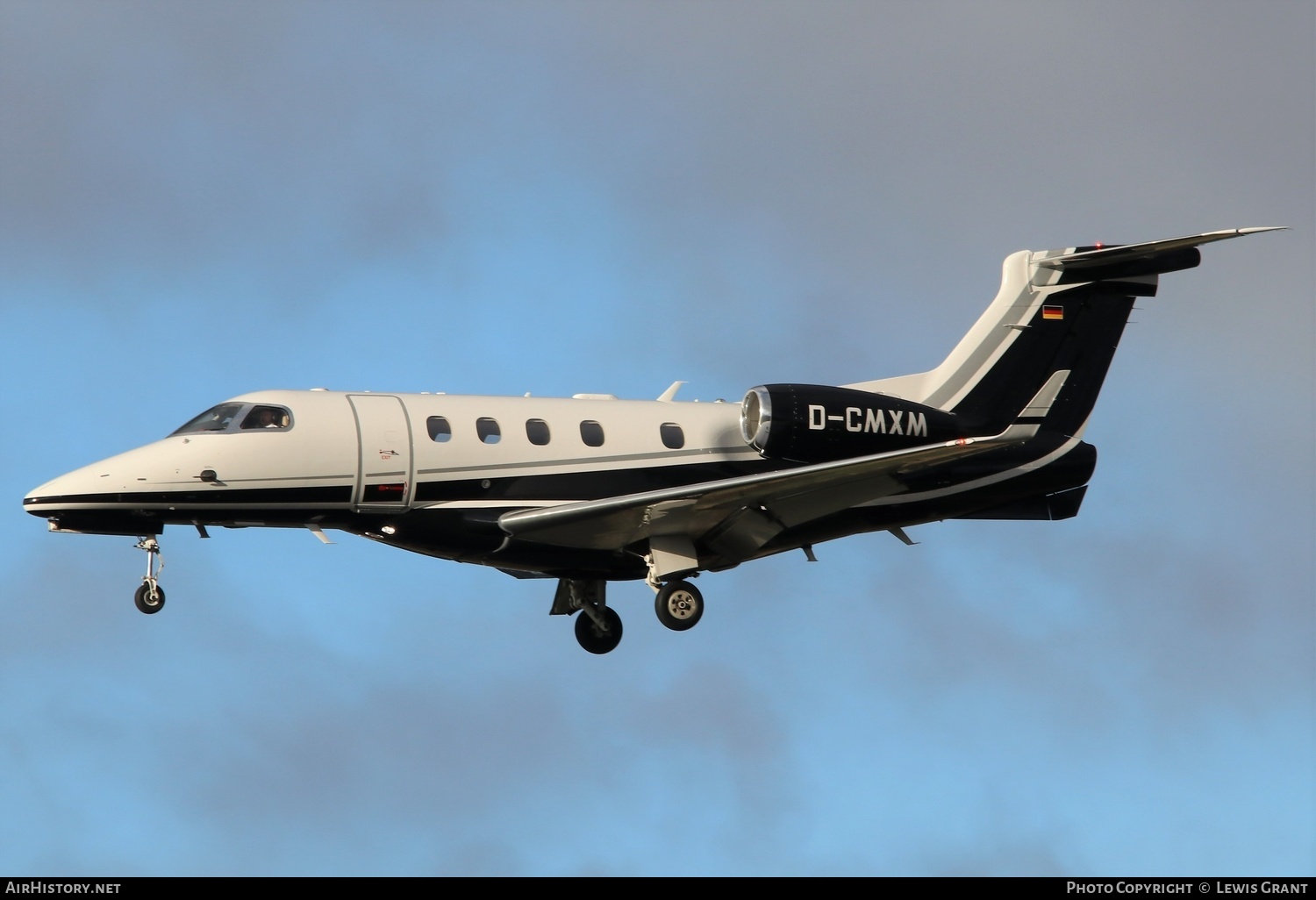 Aircraft Photo of D-CMXM | Embraer EMB-505 Phenom 300 | AirHistory.net #416078