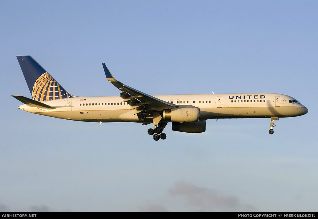 Aircraft Photo of N19117 | Boeing 757-224 | United Airlines | AirHistory.net #416174