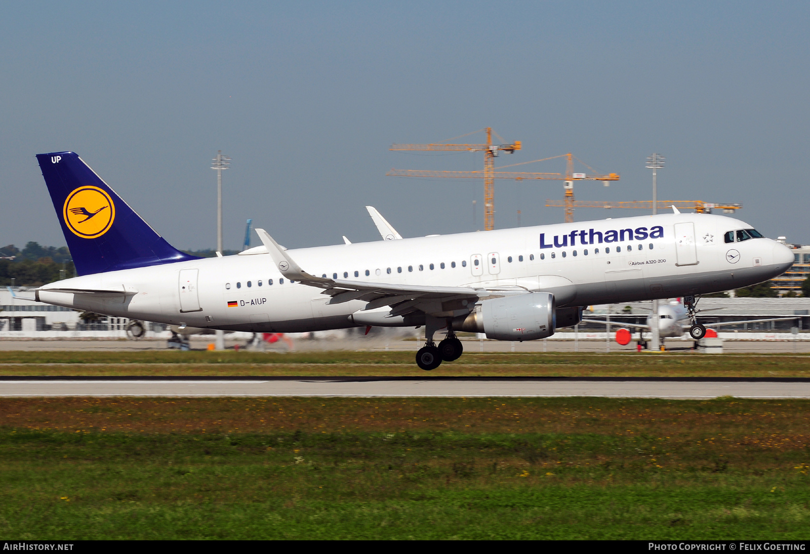 Aircraft Photo of D-AIUP | Airbus A320-214 | Lufthansa | AirHistory.net #416215