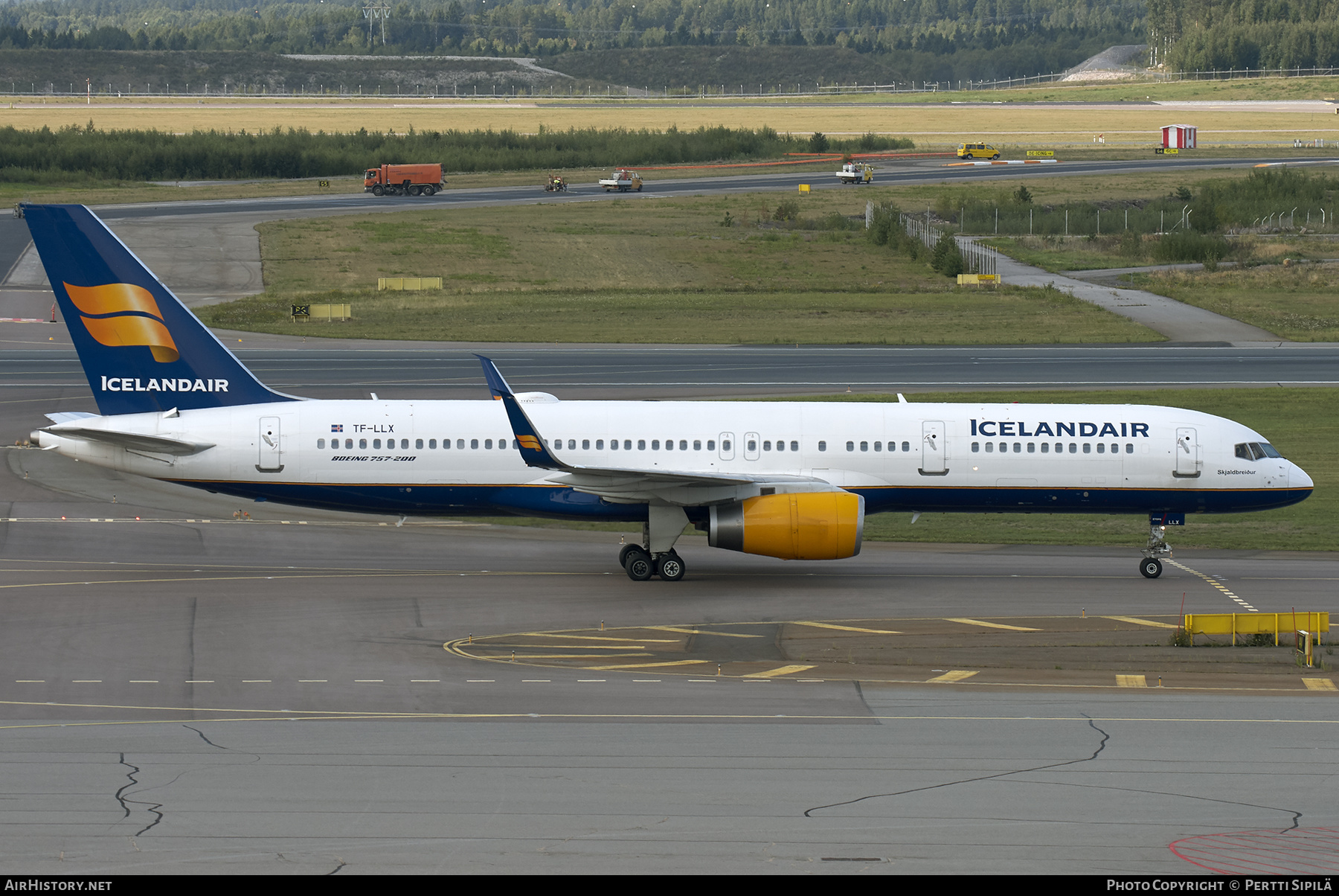 Aircraft Photo of TF-LLX | Boeing 757-256 | Icelandair | AirHistory.net #416223