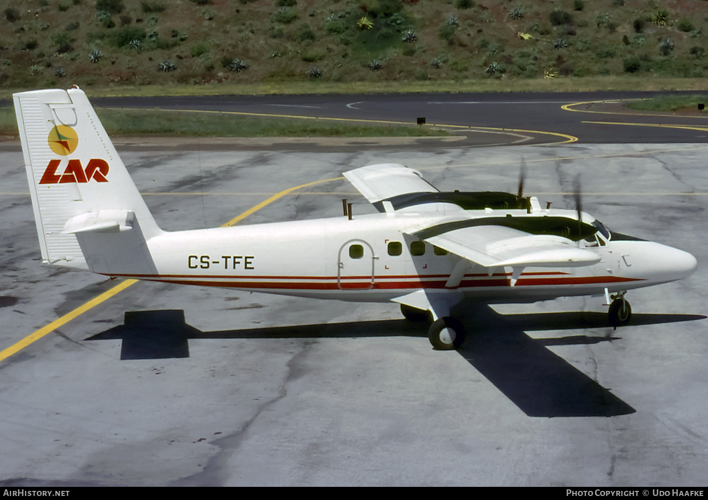 Aircraft Photo of CS-TFE | De Havilland Canada DHC-6-300 Twin Otter | LAR - Linhas Aereas Regionais | AirHistory.net #416271