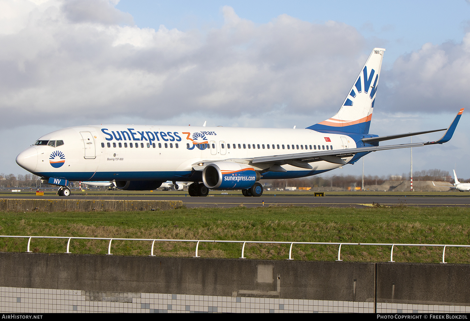 Aircraft Photo of TC-SNV | Boeing 737-86J | SunExpress | AirHistory.net #416282