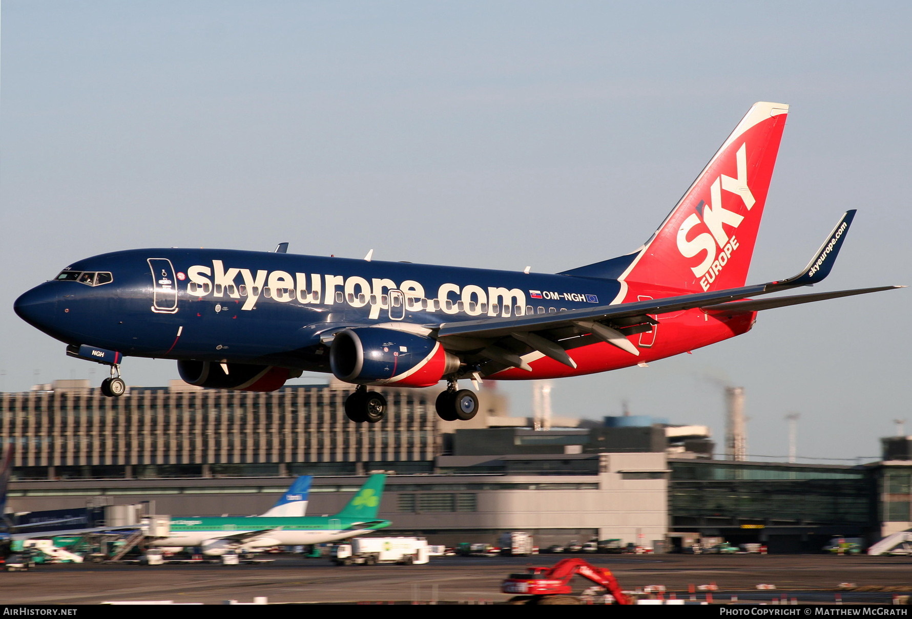 Aircraft Photo of OM-NGH | Boeing 737-76N | SkyEurope Airlines | AirHistory.net #416305