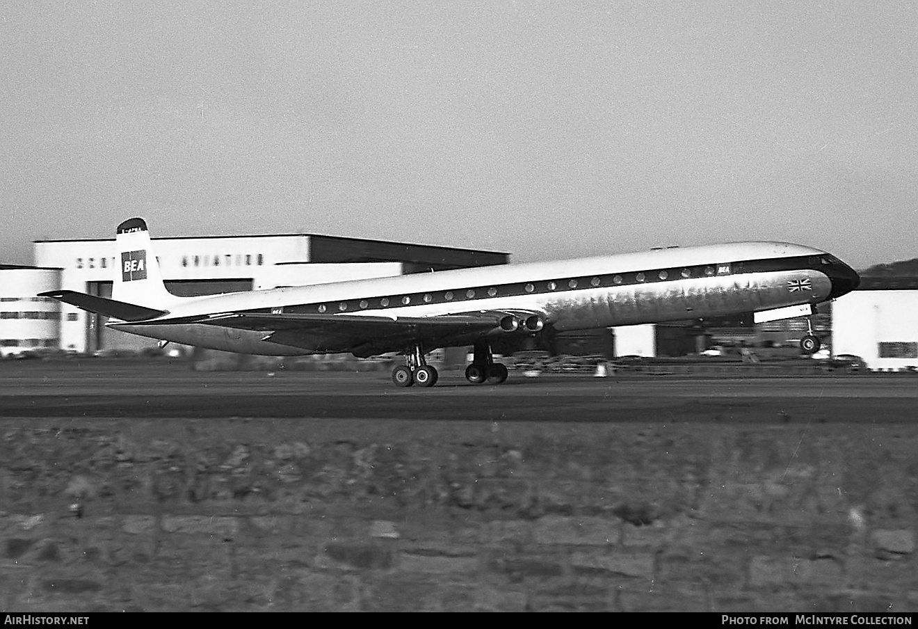Aircraft Photo of G-APMA | De Havilland D.H. 106 Comet 4B | BEA - British European Airways | AirHistory.net #416373