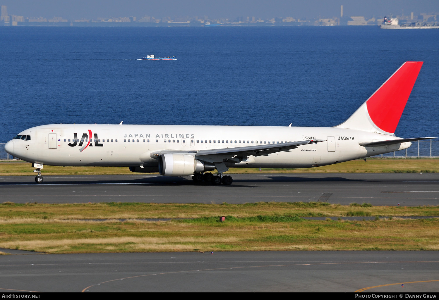 Aircraft Photo of JA8976 | Boeing 767-346 | Japan Airlines - JAL | AirHistory.net #416430