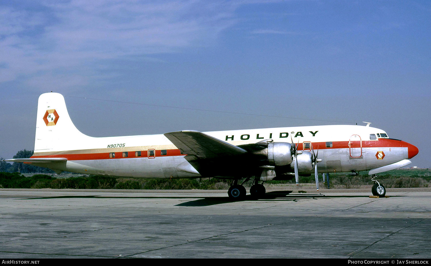 Aircraft Photo of N90705 | Douglas DC-6 | Holiday Airlines | AirHistory.net #416451