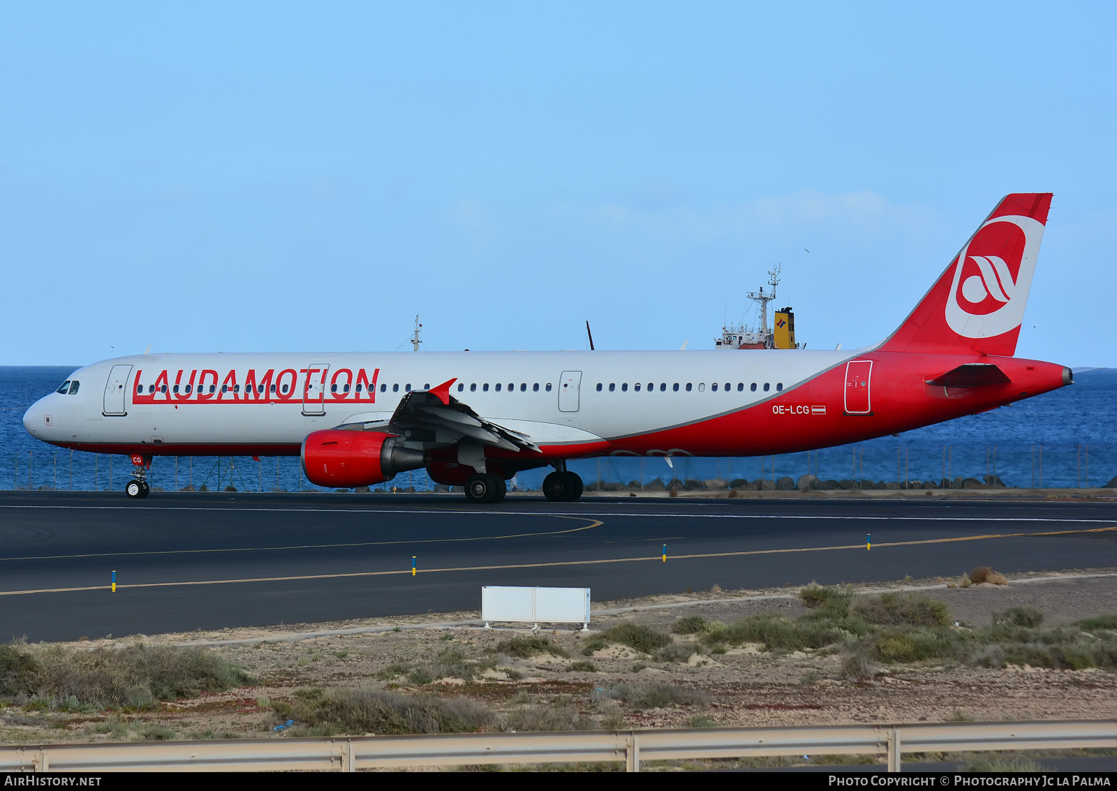 Aircraft Photo of OE-LCG | Airbus A321-211 | Laudamotion | AirHistory.net #416531