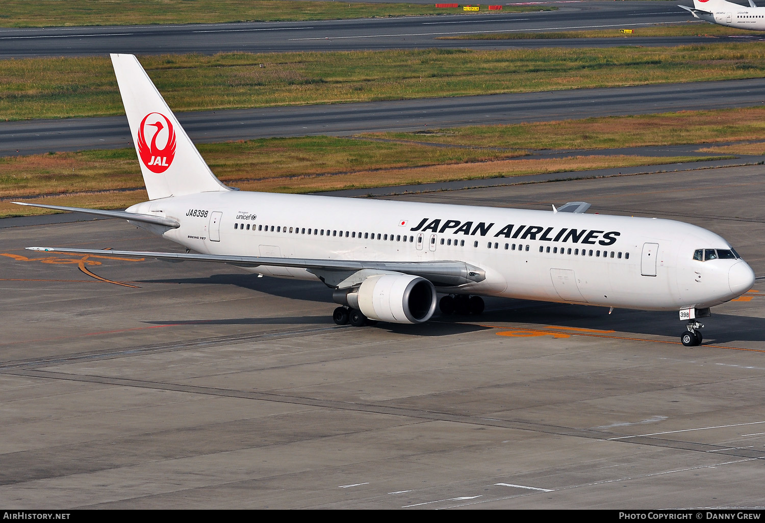 Aircraft Photo of JA8398 | Boeing 767-346 | Japan Airlines - JAL | AirHistory.net #416572