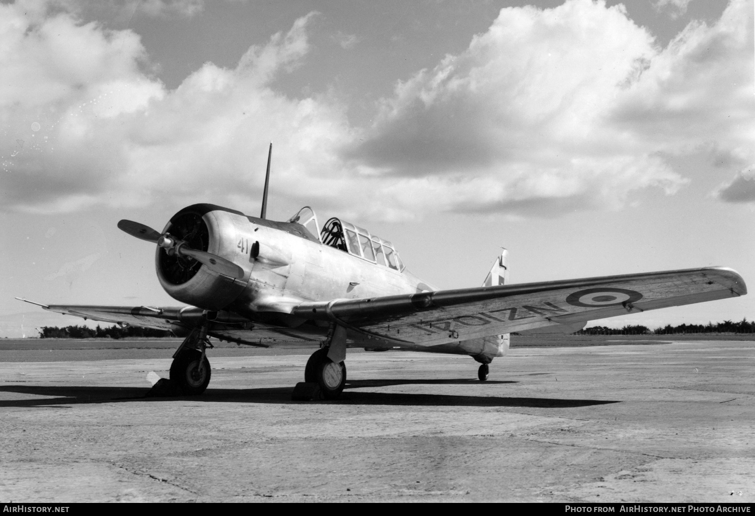 Aircraft Photo of NZ1041 | North American AT-6D Harvard IIA | New Zealand - Air Force | AirHistory.net #416618