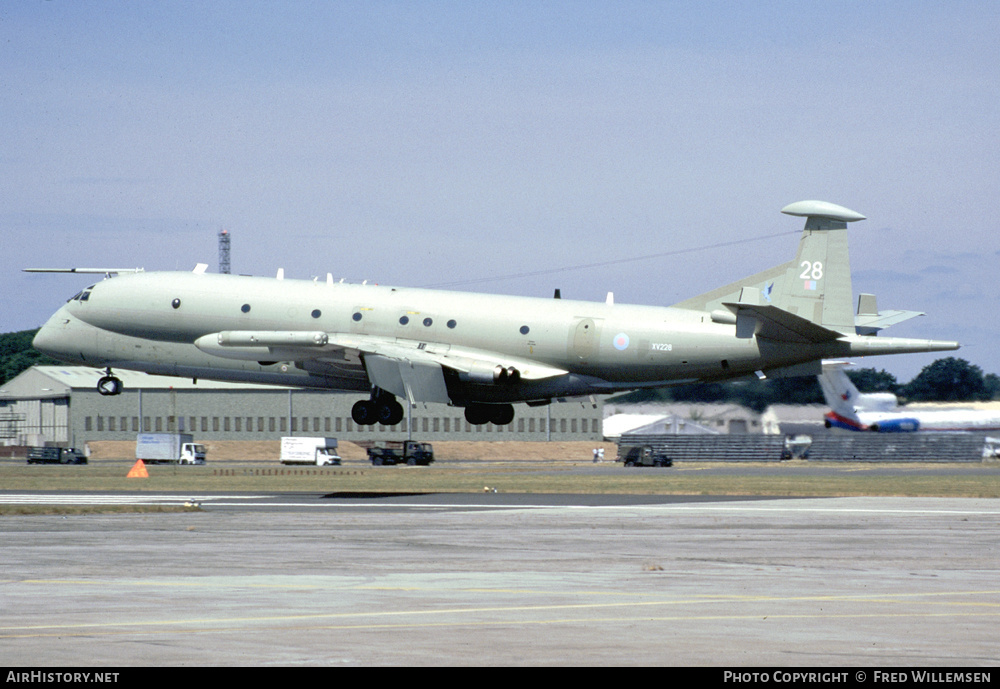 Aircraft Photo of XV228 | Hawker Siddeley Nimrod MR2 | UK - Air Force | AirHistory.net #416719