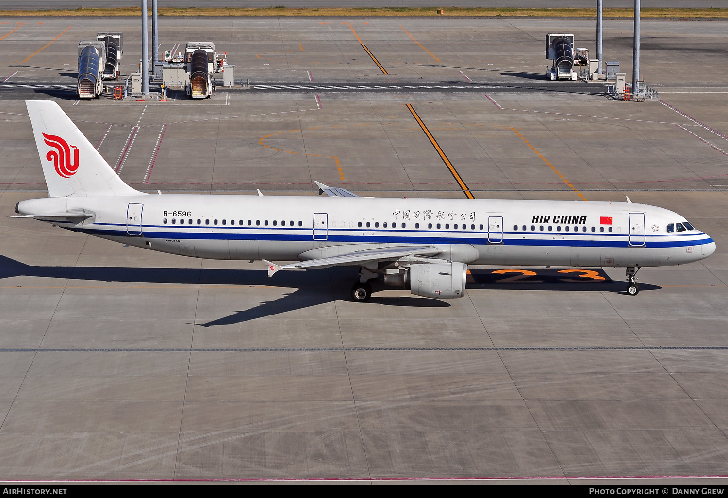 Aircraft Photo of B-6596 | Airbus A321-213 | Air China | AirHistory.net #416754