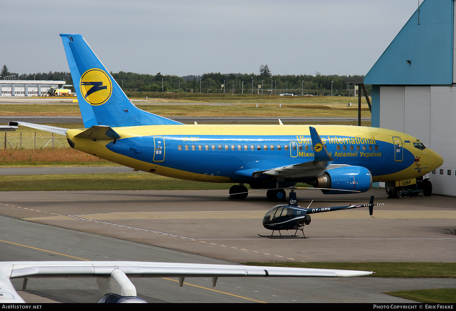 Aircraft Photo of UR-GBF | Boeing 737-548 | Ukraine International Airlines | AirHistory.net #416836