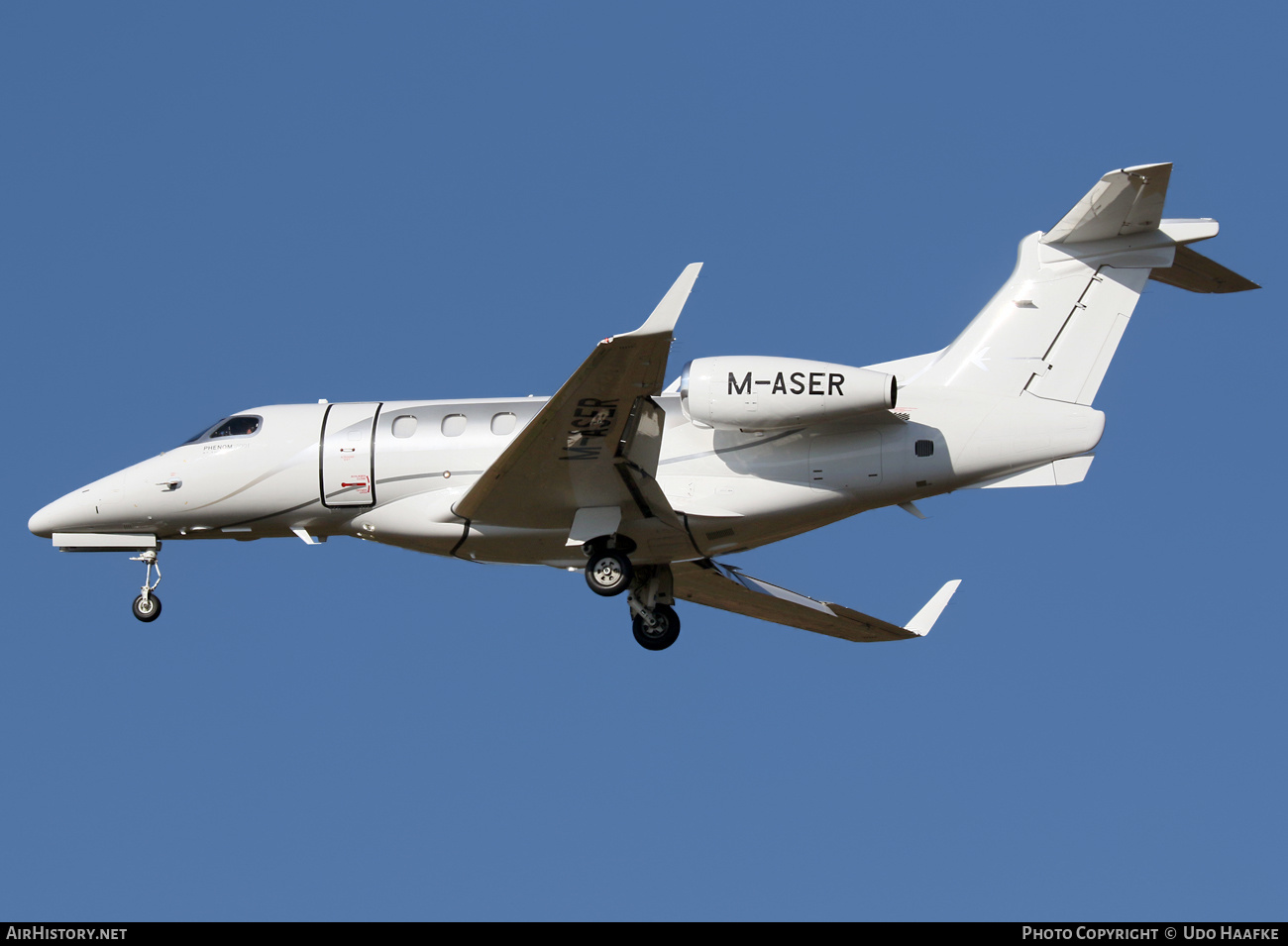 Aircraft Photo of M-ASER | Embraer EMB-505 Phenom 300 | AirHistory.net #416854