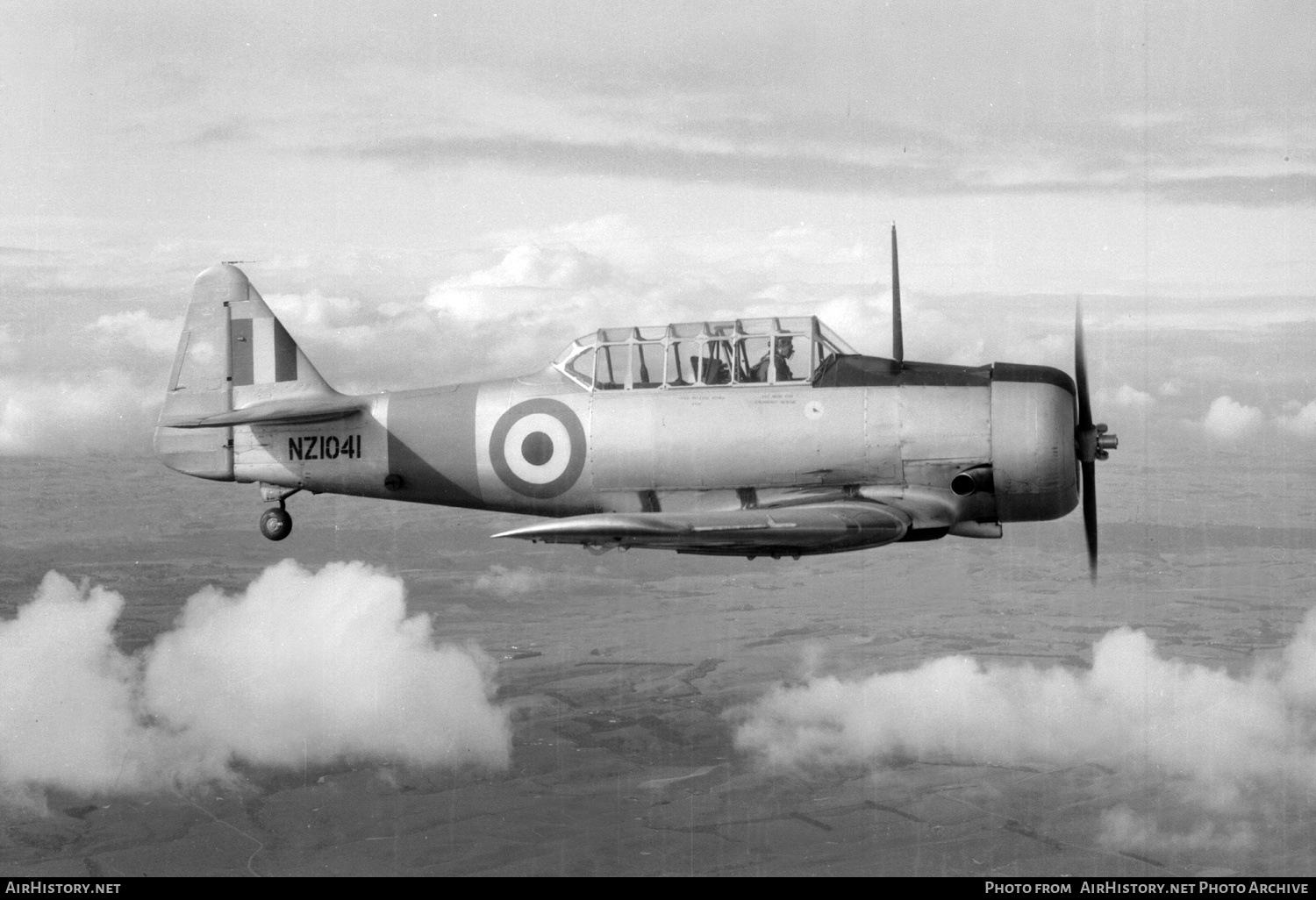 Aircraft Photo of NZ1041 | North American AT-6D Harvard IIA | New Zealand - Air Force | AirHistory.net #416973