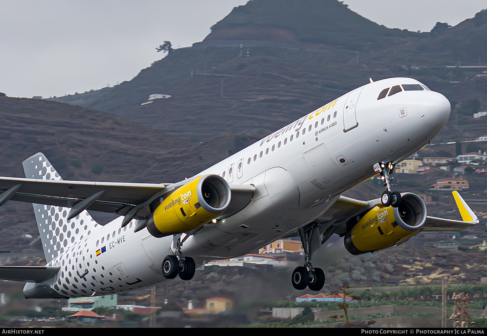 Aircraft Photo of EC-MVE | Airbus A320-232 | Vueling Airlines | AirHistory.net #416986