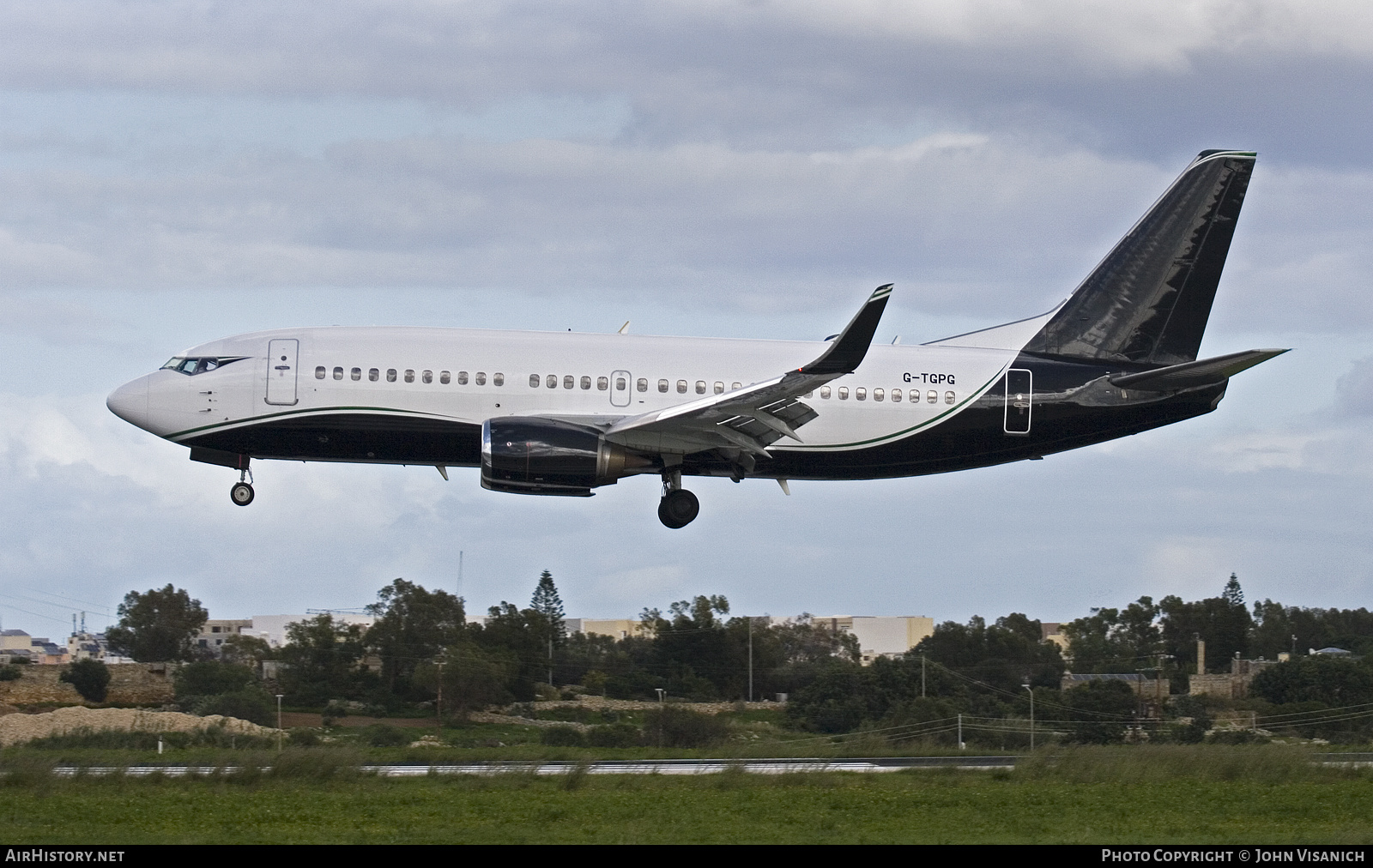 Aircraft Photo of G-TGPG | Boeing 737-3Y0 | AirHistory.net #417025