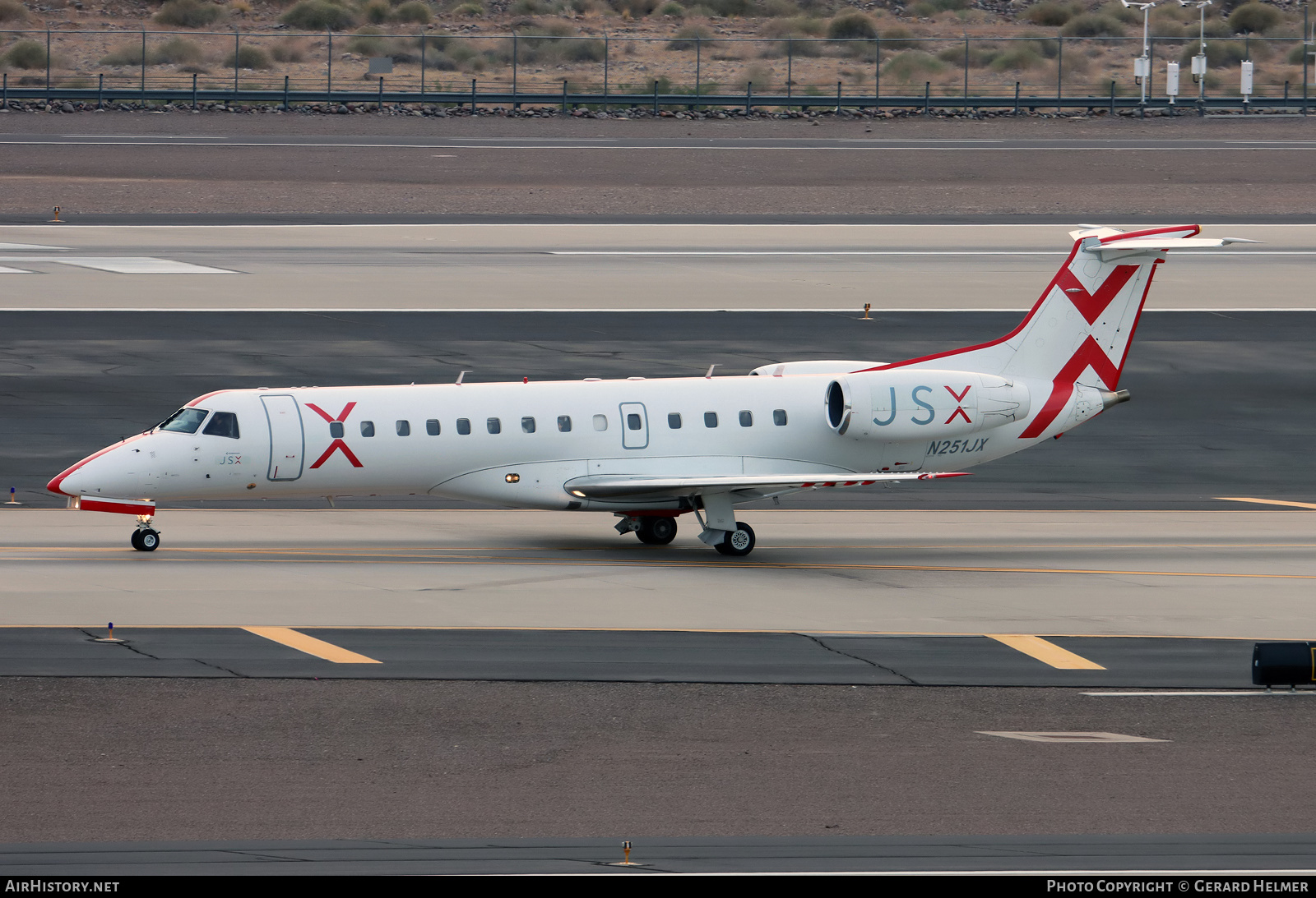 Aircraft Photo of N251JX | Embraer ERJ-135LR (EMB-135LR) | JetSuiteX - JSX | AirHistory.net #417063