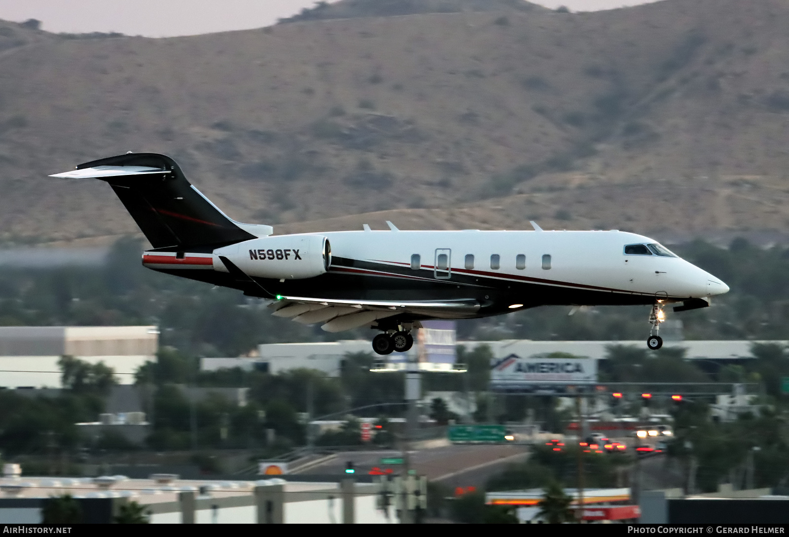 Aircraft Photo of N598FX | Bombardier Challenger 350 (BD-100-1A10) | AirHistory.net #417275