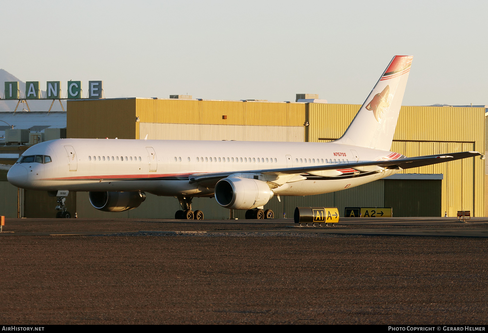 Aircraft Photo of N757SS | Boeing 757-236 | Phoenix Coyotes | AirHistory.net #417289