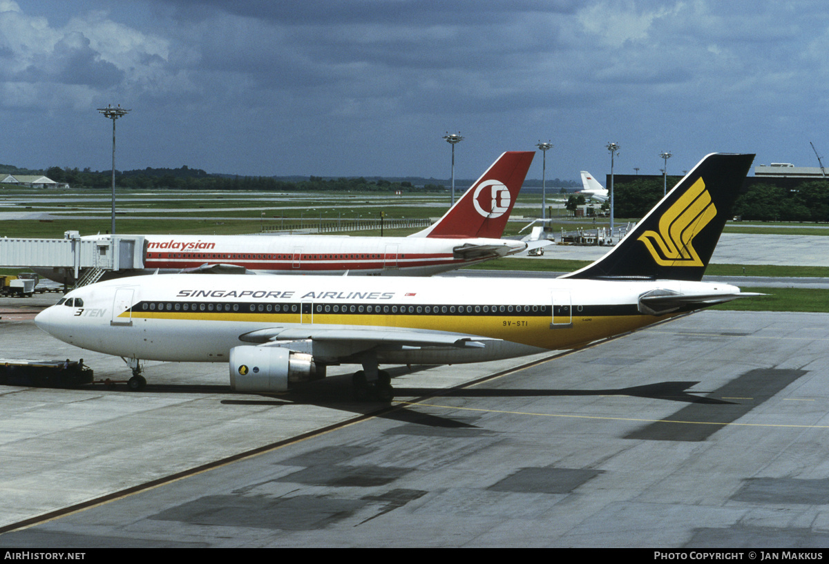 Aircraft Photo of 9V-STI | Airbus A310-222 | Singapore Airlines | AirHistory.net #417317