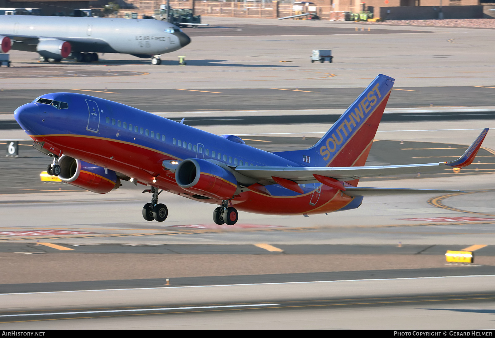 Aircraft Photo of N243WN | Boeing 737-7H4 | Southwest Airlines | AirHistory.net #417368