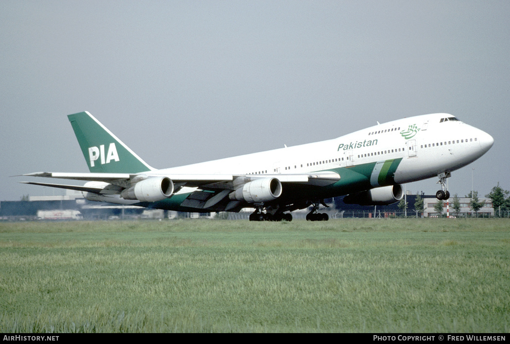 Aircraft Photo of AP-BAT | Boeing 747-240BM | Pakistan International Airlines - PIA | AirHistory.net #417621