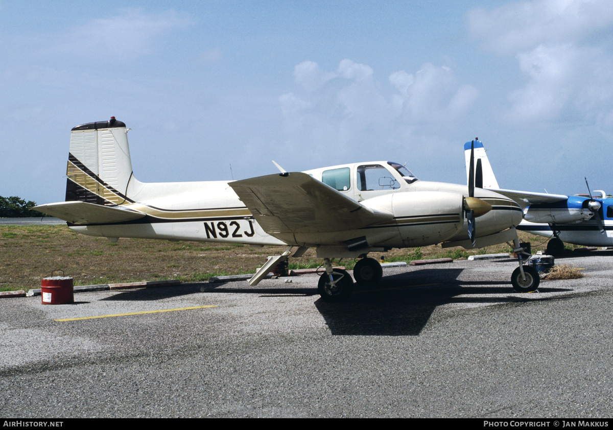 Aircraft Photo of N92J | Beech D50A Twin Bonanza | AirHistory.net #417652
