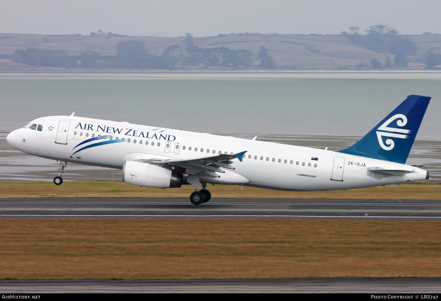 Aircraft Photo of ZK-OJA | Airbus A320-232 | Air New Zealand | AirHistory.net #417998