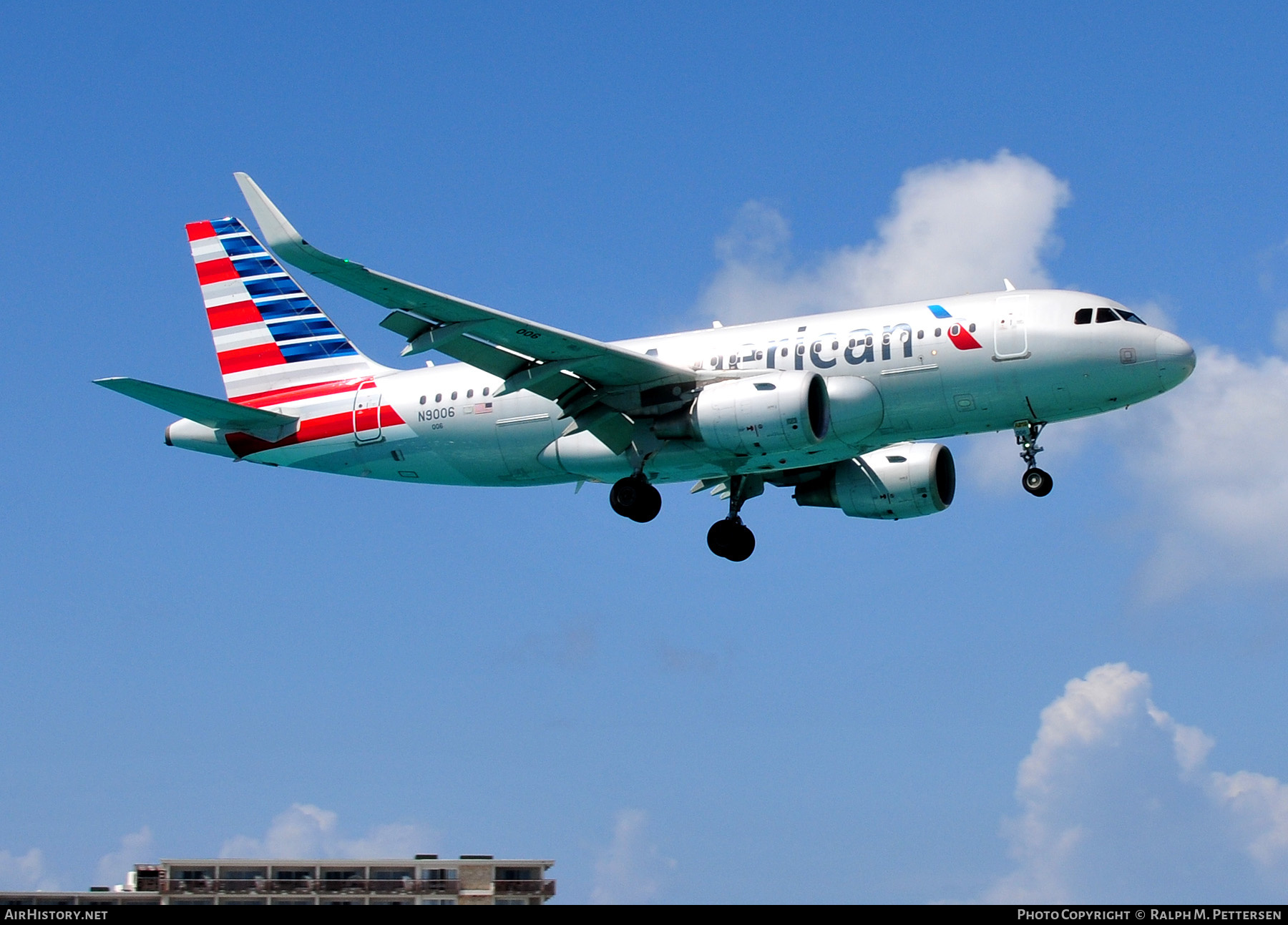 Aircraft Photo of N9006 | Airbus A319-115 | American Airlines | AirHistory.net #418056