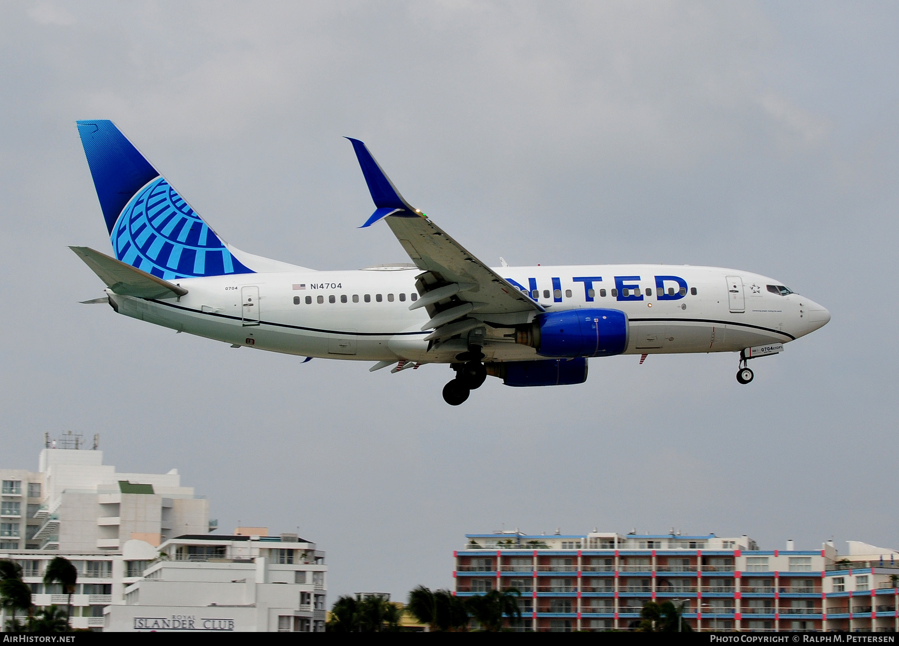 Aircraft Photo of N14704 | Boeing 737-724 | United Airlines | AirHistory.net #418086