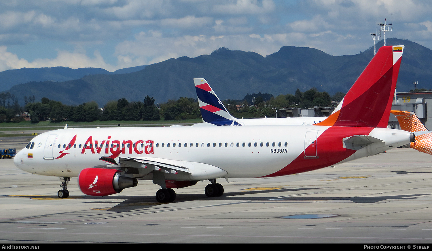 Aircraft Photo of N939AV | Airbus A320-214 | Avianca | AirHistory.net #418224