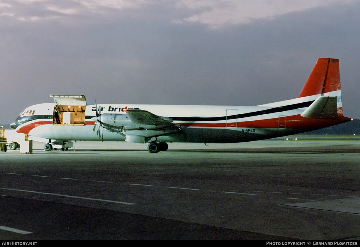 Aircraft Photo of G-APES | Vickers 953C Merchantman | Air Bridge | AirHistory.net #418241