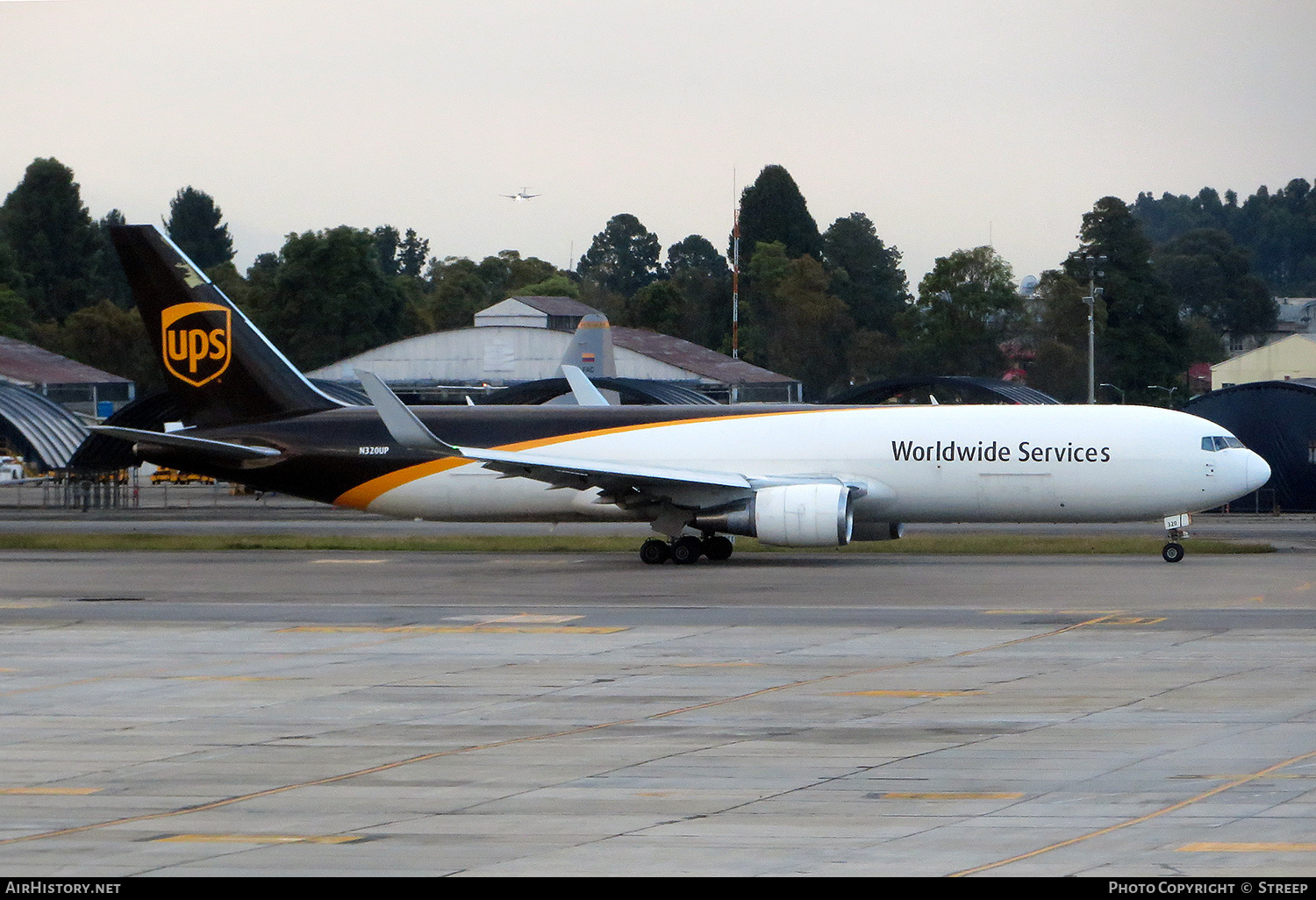 Aircraft Photo of N320UP | Boeing 767-34AF/ER | United Parcel Service - UPS | AirHistory.net #418354