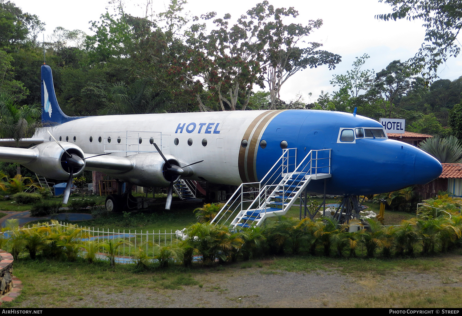 Aircraft Photo of N680AG / HK-3644-X | Douglas C-118B Liftmaster (DC-6A) | AirHistory.net #418389