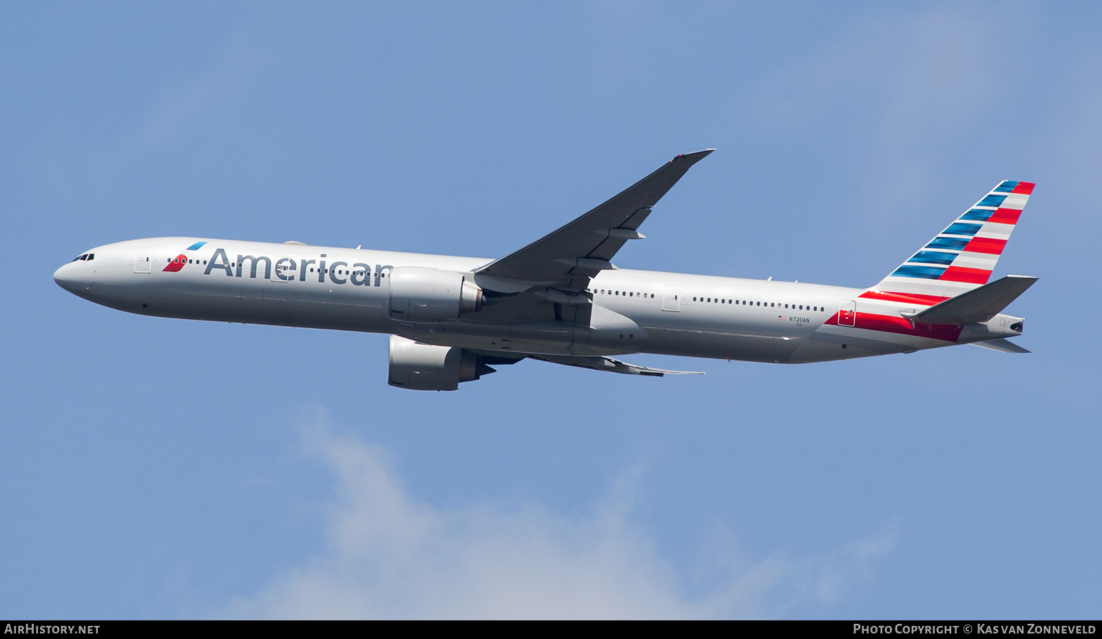 Aircraft Photo of N720AN | Boeing 777-323/ER | American Airlines | AirHistory.net #418393