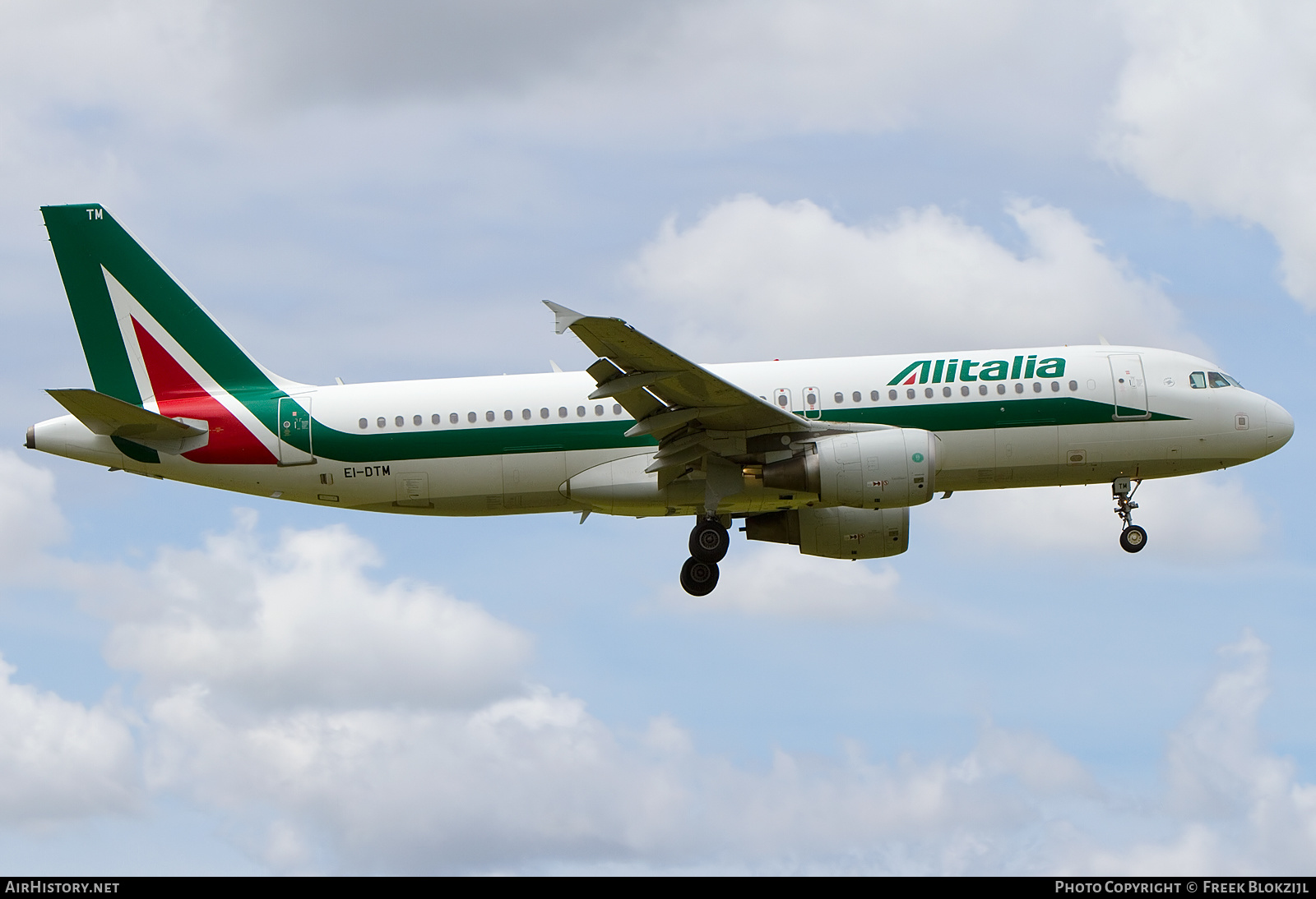 Aircraft Photo of EI-DTM | Airbus A320-216 | Alitalia | AirHistory.net #418421