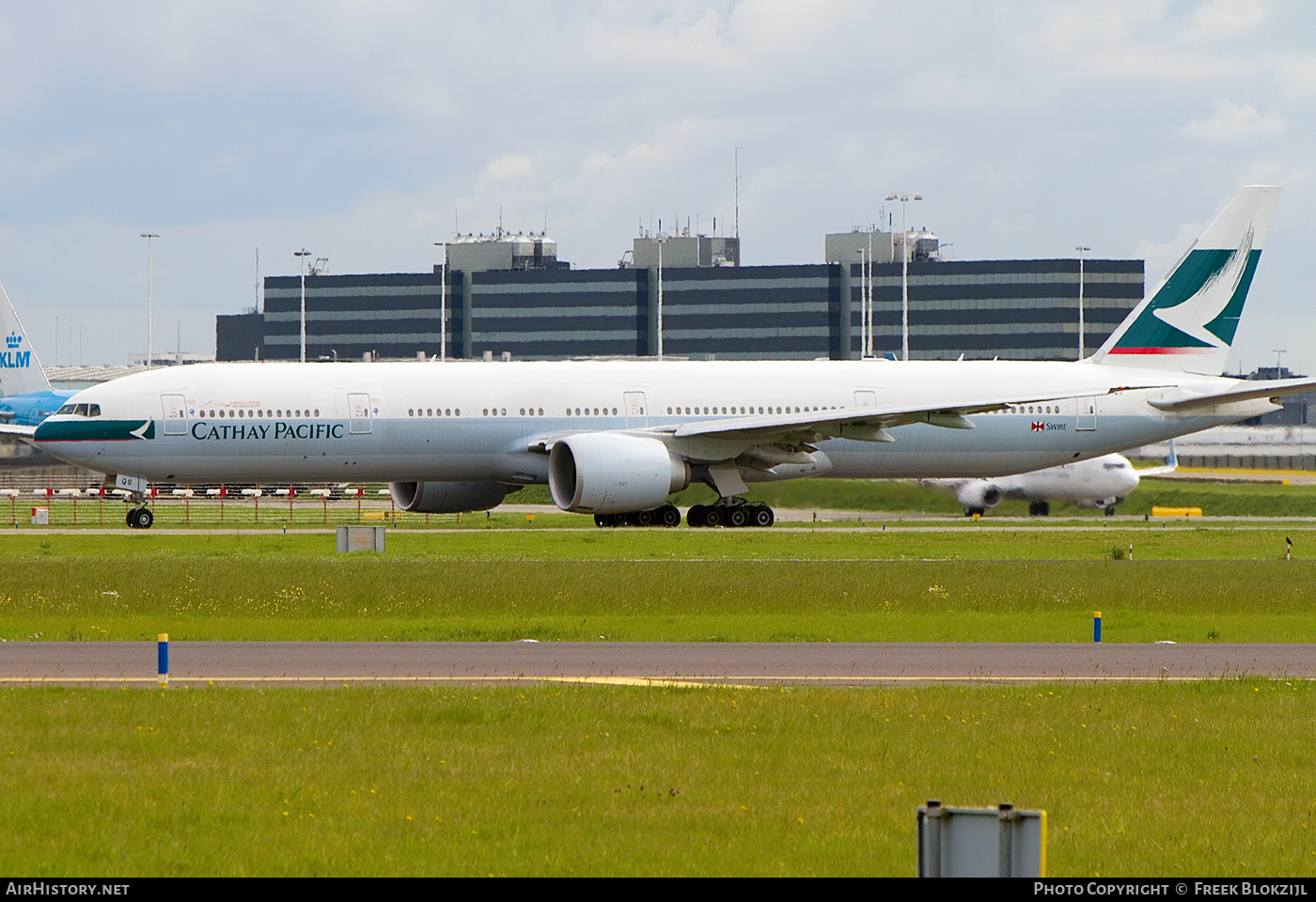 Aircraft Photo of B-KQS | Boeing 777-367/ER | Cathay Pacific Airways | AirHistory.net #418515