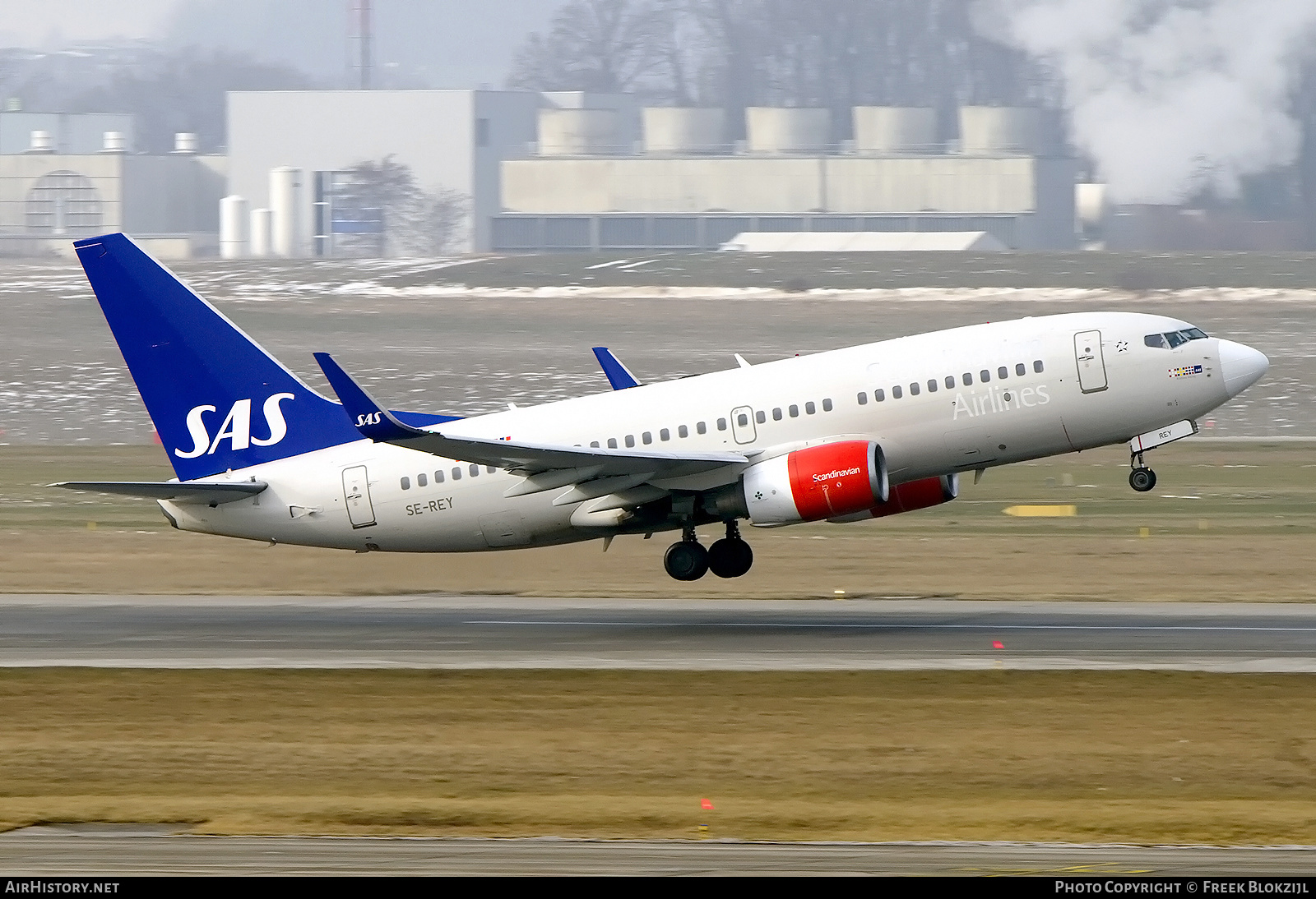 Aircraft Photo of SE-REY | Boeing 737-76N | Scandinavian Airlines - SAS | AirHistory.net #418523