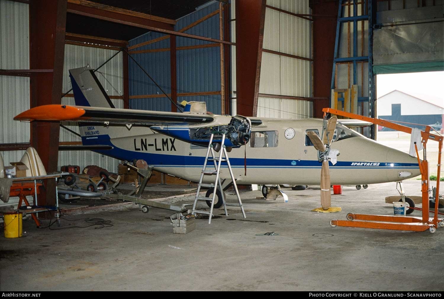 Aircraft Photo of LN-LMX | Partenavia AP-68TP-300 Spartacus | SNSK - Store Norske Spitsbergen Kulkompani | AirHistory.net #418727