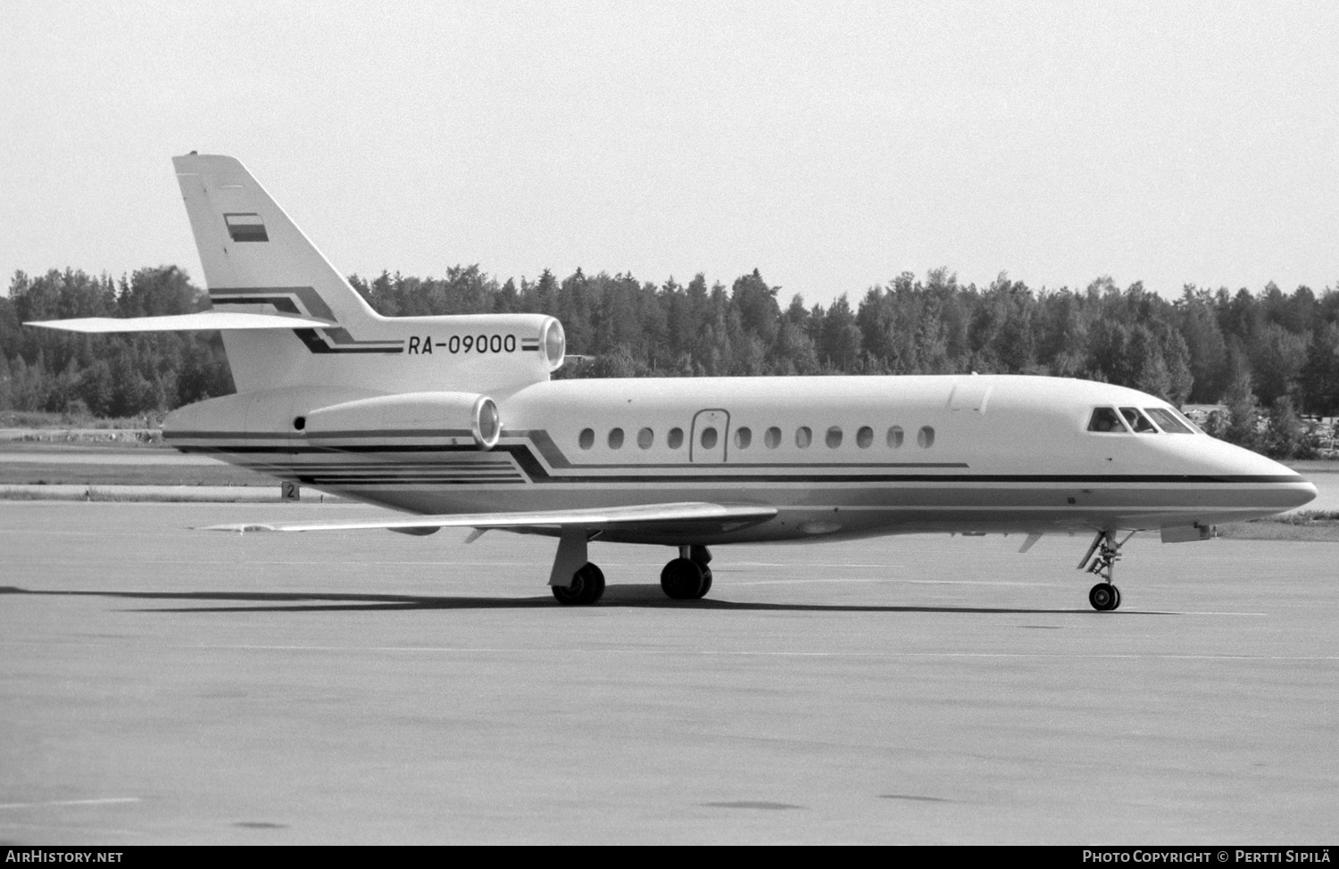 Aircraft Photo of RA-09000 | Dassault Falcon 900B | AirHistory.net #418739